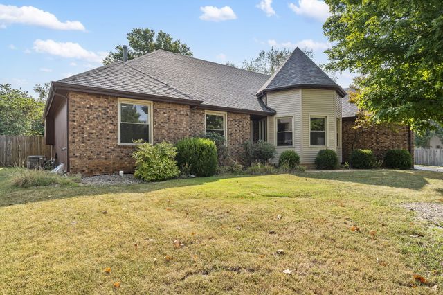 5618 S Kimbrough Avenue, Springfield, MO 65810