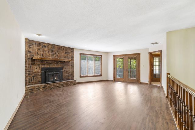 5618 S Kimbrough Avenue, Springfield, MO 65810