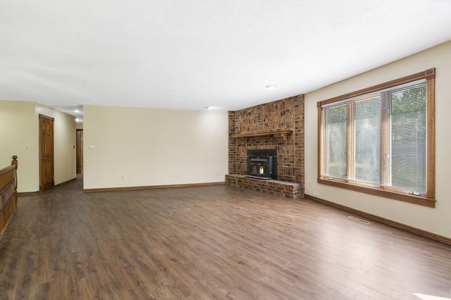 5618 S Kimbrough Avenue, Springfield, MO 65810