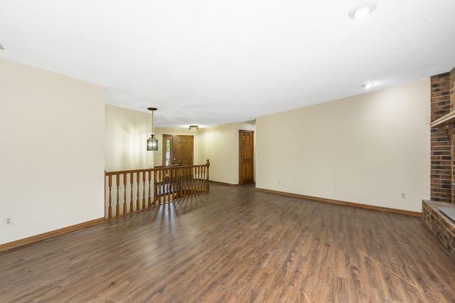 5618 S Kimbrough Avenue, Springfield, MO 65810