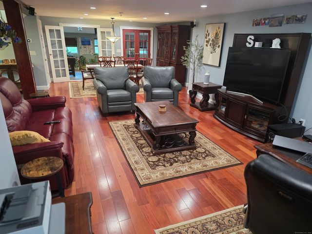 913 Pleasant Valley Road, South Windsor, CT 06074