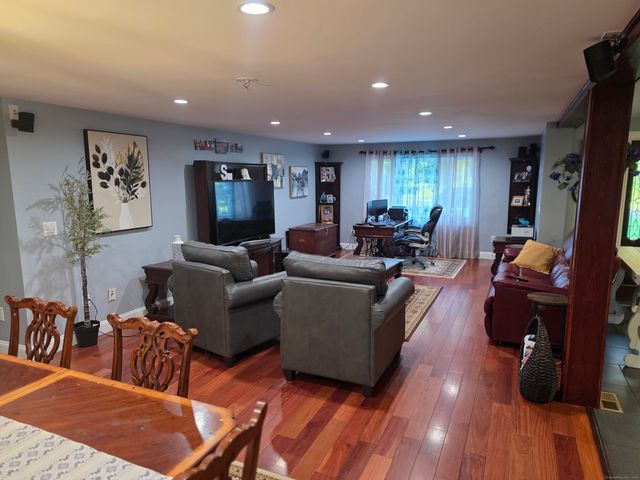 913 Pleasant Valley Road, South Windsor, CT 06074