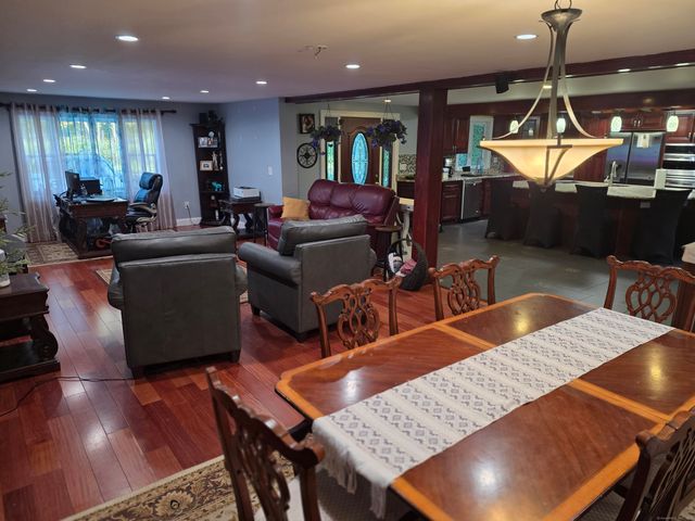 913 Pleasant Valley Road, South Windsor, CT 06074