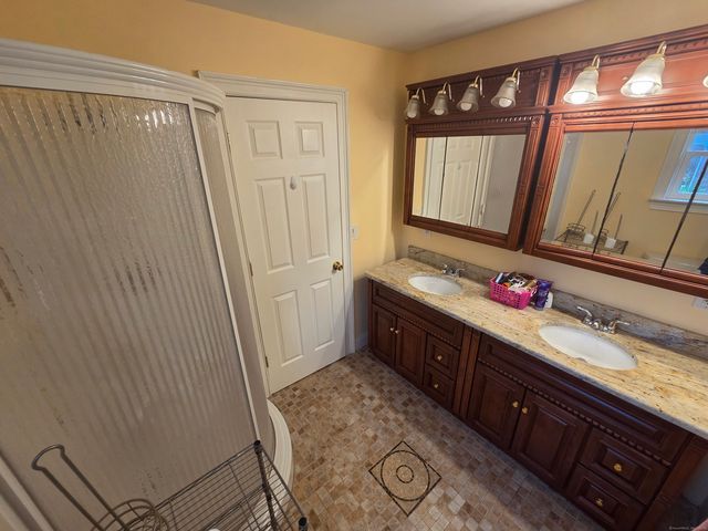 913 Pleasant Valley Road, South Windsor, CT 06074