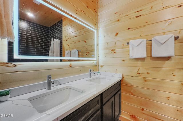 1026 Black Bear Cub Way, Sevierville, TN 37862