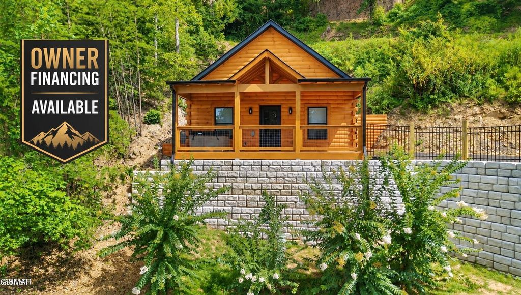 1026 Black Bear Cub Way, Sevierville, TN 37862