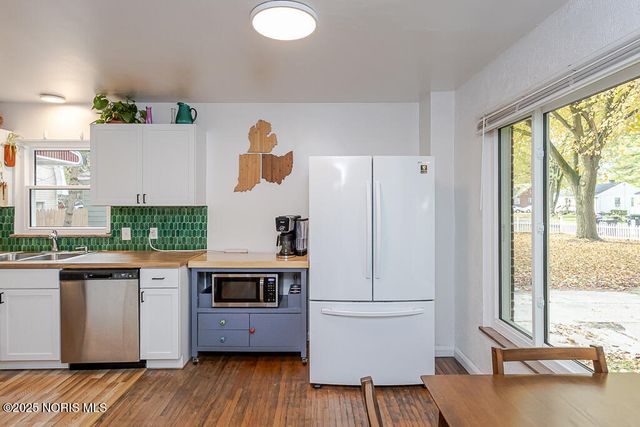 802 Cuthbert Road, Toledo, OH 43607