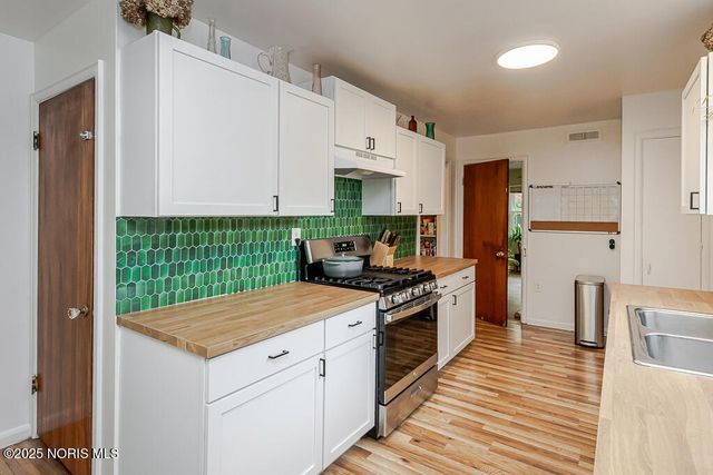 802 Cuthbert Road, Toledo, OH 43607