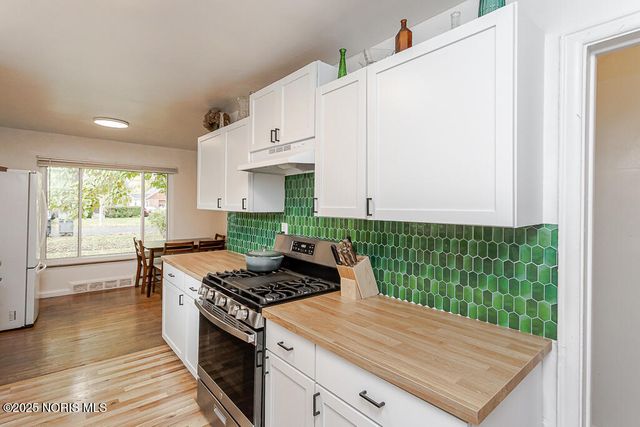 802 Cuthbert Road, Toledo, OH 43607