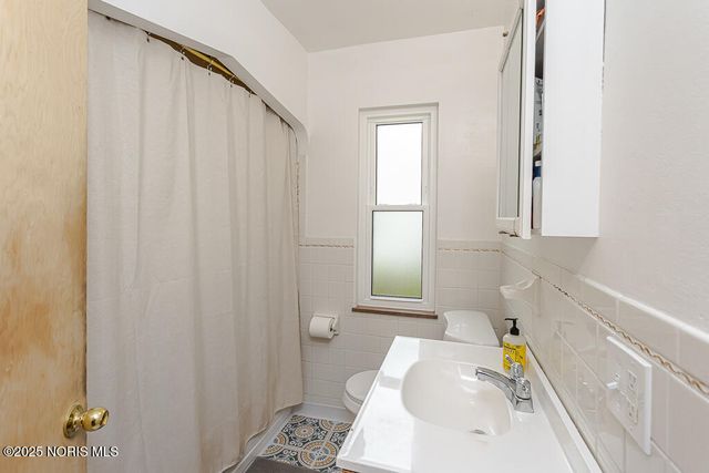 802 Cuthbert Road, Toledo, OH 43607