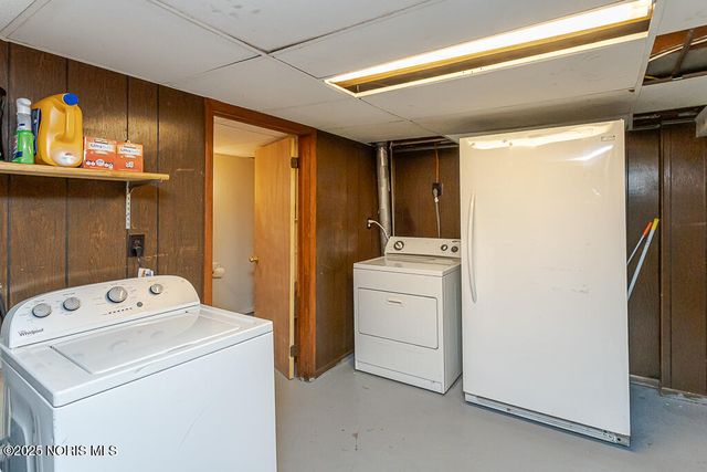 802 Cuthbert Road, Toledo, OH 43607