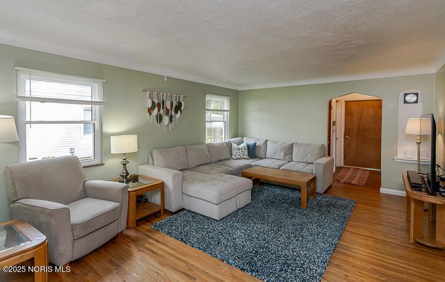 802 Cuthbert Road, Toledo, OH 43607