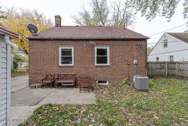 802 Cuthbert Road, Toledo, OH 43607