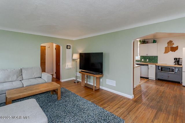 802 Cuthbert Road, Toledo, OH 43607