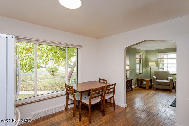 802 Cuthbert Road, Toledo, OH 43607