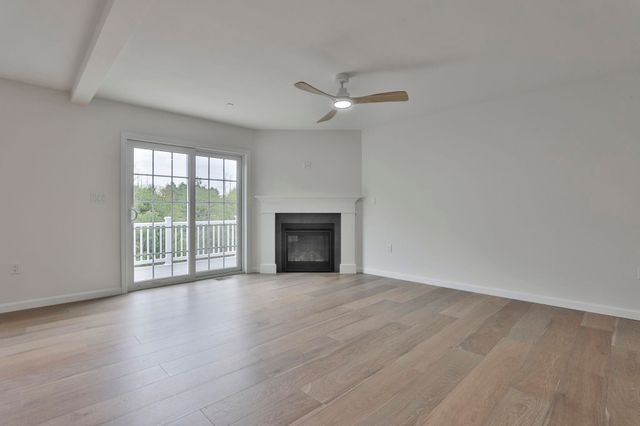 66 Crestview Way, Raymond, NH 03077