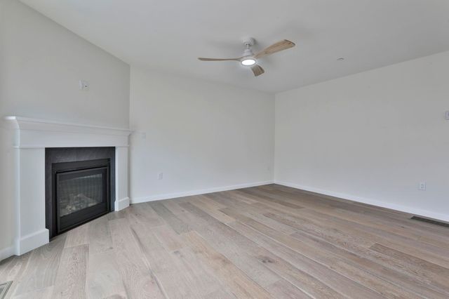 66 Crestview Way, Raymond, NH 03077