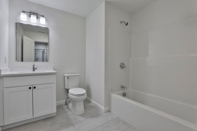 66 Crestview Way, Raymond, NH 03077