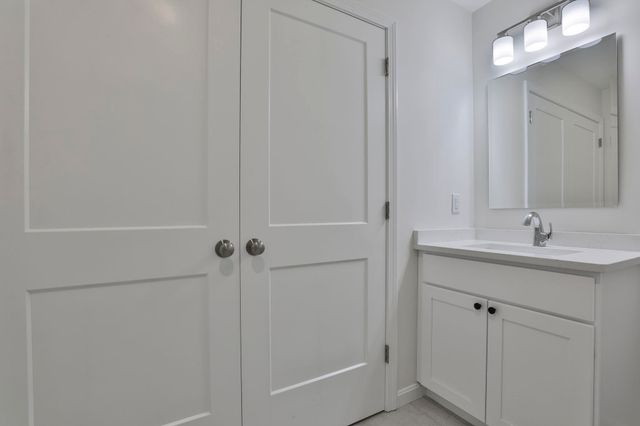 66 Crestview Way, Raymond, NH 03077
