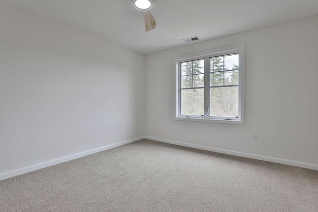 66 Crestview Way, Raymond, NH 03077