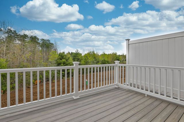 66 Crestview Way, Raymond, NH 03077