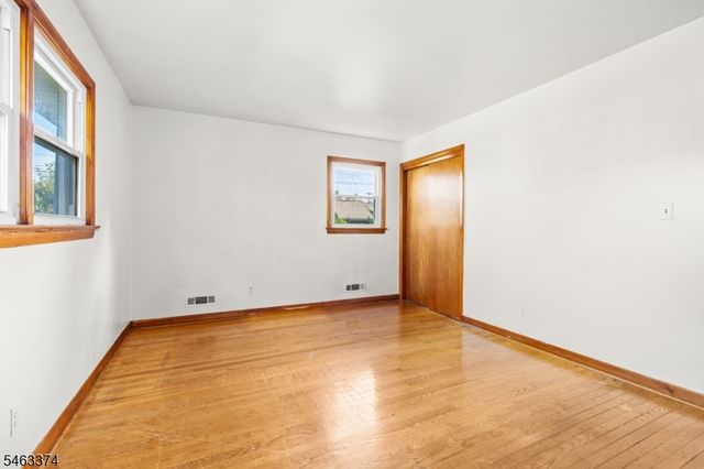 78 Garden St, Wood-ridge Boro, NJ 07075