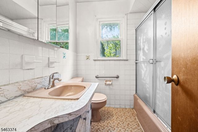 78 Garden St, Wood-ridge Boro, NJ 07075