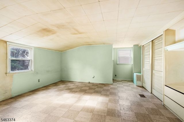 78 Garden St, Wood-ridge Boro, NJ 07075