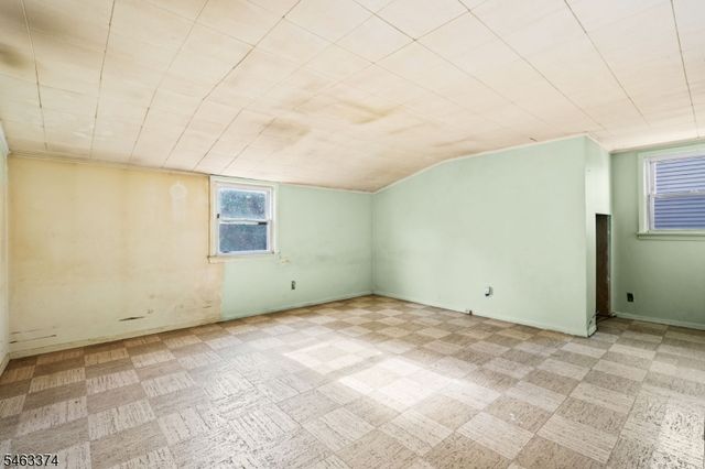78 Garden St, Wood-ridge Boro, NJ 07075