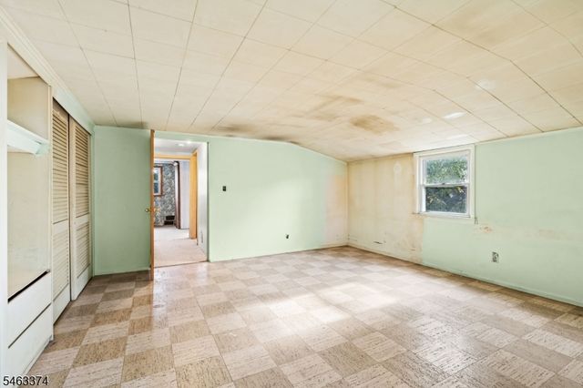78 Garden St, Wood-ridge Boro, NJ 07075