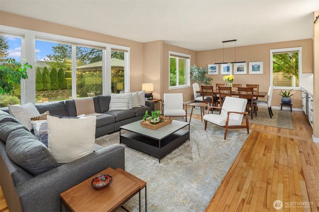 213 245th Place NE, Sammamish, WA 98074