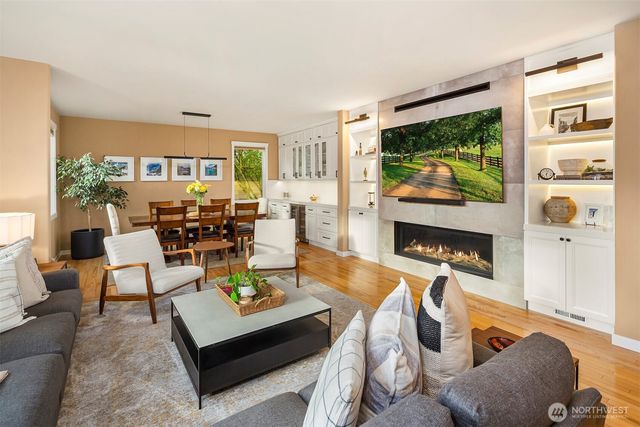 213 245th Place NE, Sammamish, WA 98074