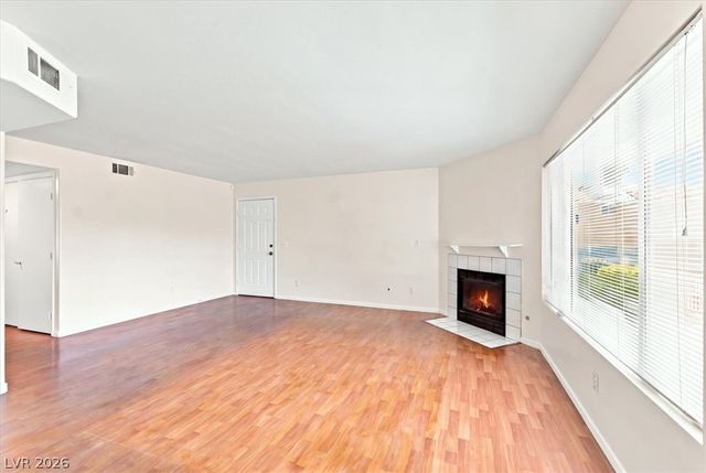 8450 Alta Drive 105, Las Vegas, NV 89145