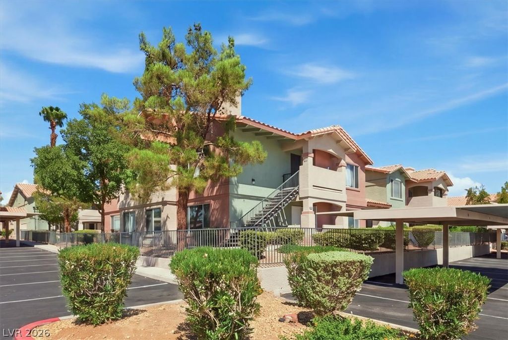 8450 Alta Drive 105, Las Vegas, NV 89145