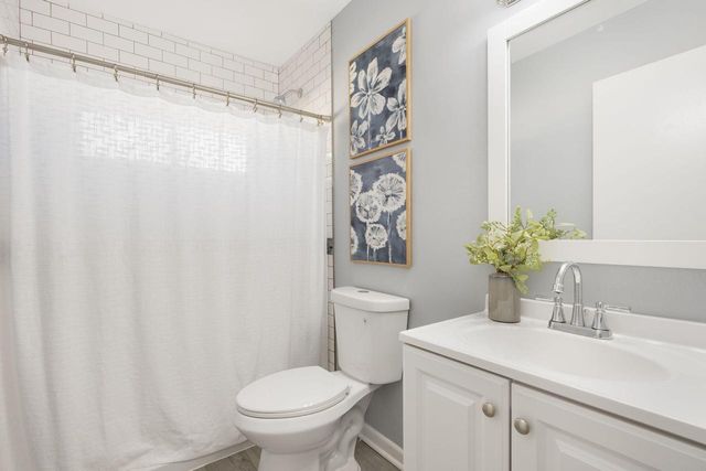 2028 W Whitaker AVENUE, Milwaukee, WI 53221