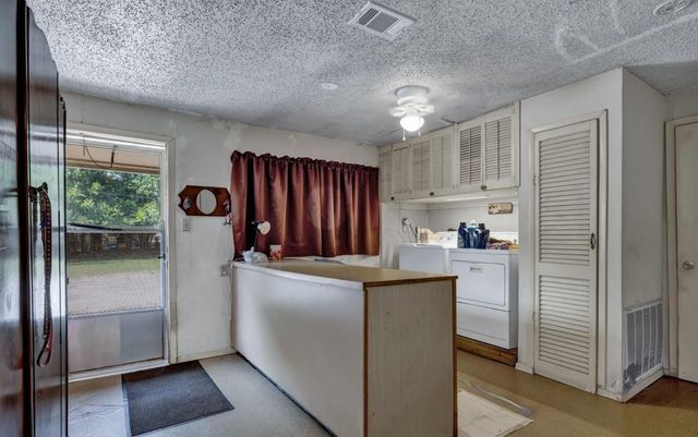 512 Valley ST, San Marcos, TX 78666