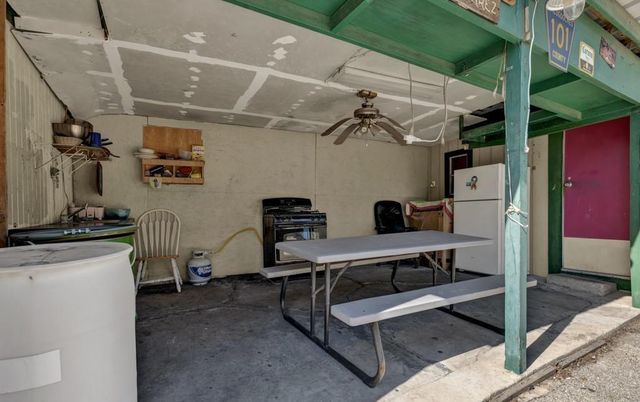 512 Valley ST, San Marcos, TX 78666