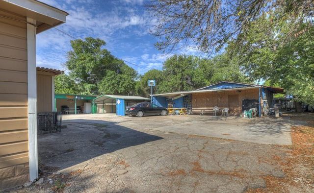 512 Valley ST, San Marcos, TX 78666