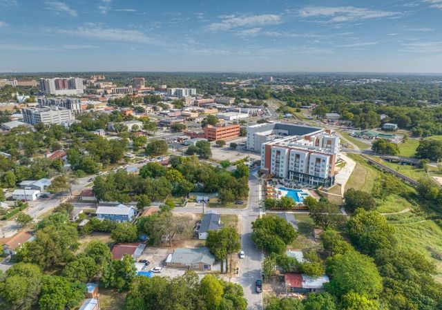 512 Valley ST, San Marcos, TX 78666