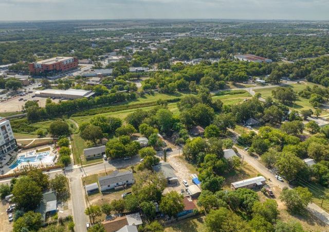 512 Valley ST, San Marcos, TX 78666