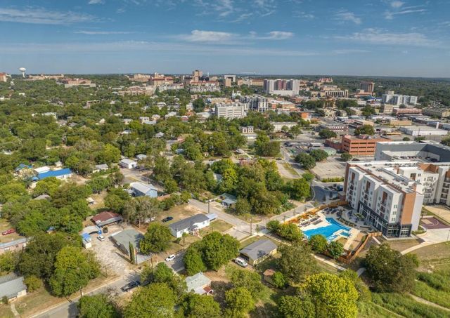 512 Valley ST, San Marcos, TX 78666