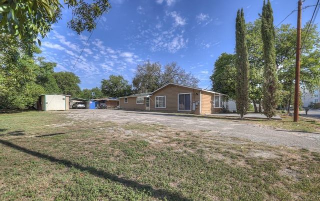 512 Valley ST, San Marcos, TX 78666