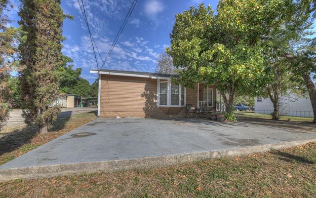 512 Valley ST, San Marcos, TX 78666