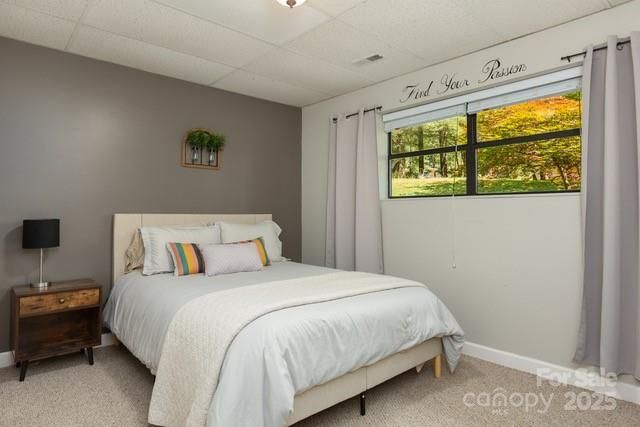 109 Crosswick Lane, Hendersonville, NC 28739