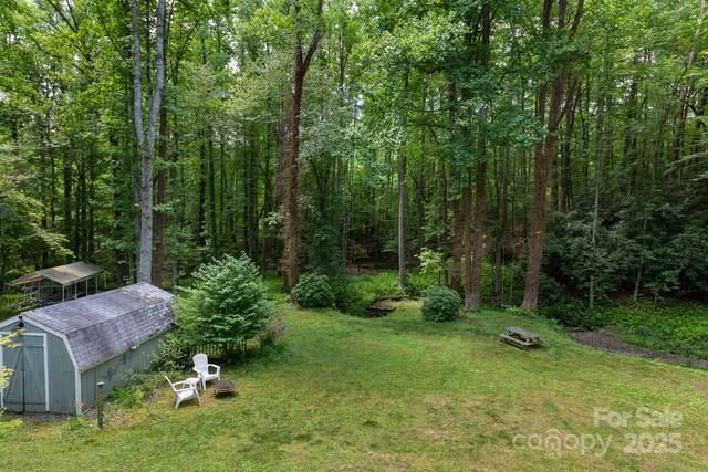 109 Crosswick Lane, Hendersonville, NC 28739