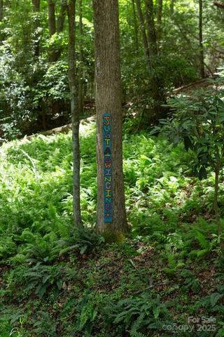 109 Crosswick Lane, Hendersonville, NC 28739