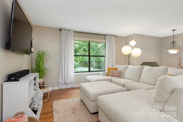 109 Crosswick Lane, Hendersonville, NC 28739