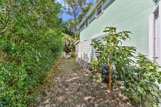 1365 Sweet William Lane, West Palm Beach, FL 33415