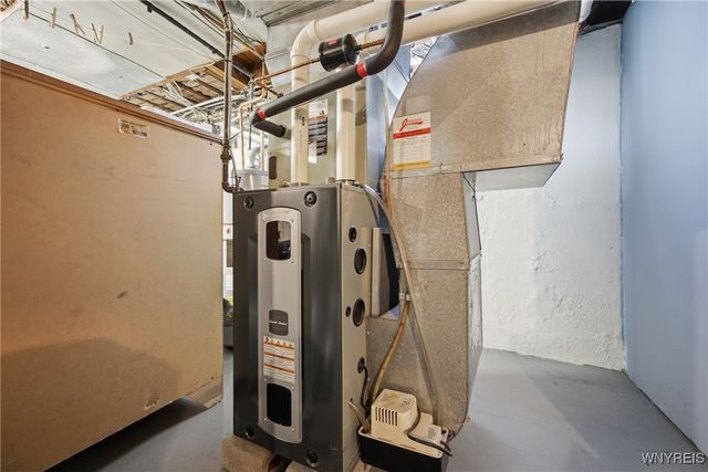 12 Colvinhurst Drive, Tonawanda, NY 14223