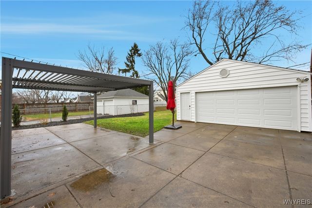 12 Colvinhurst Drive, Tonawanda, NY 14223